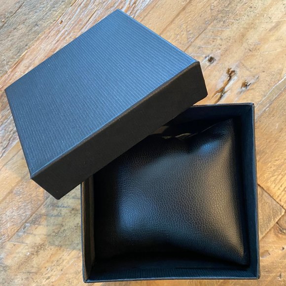 New Geneva Wrist Watch Stainless Steel Band - Picture 5 of 6